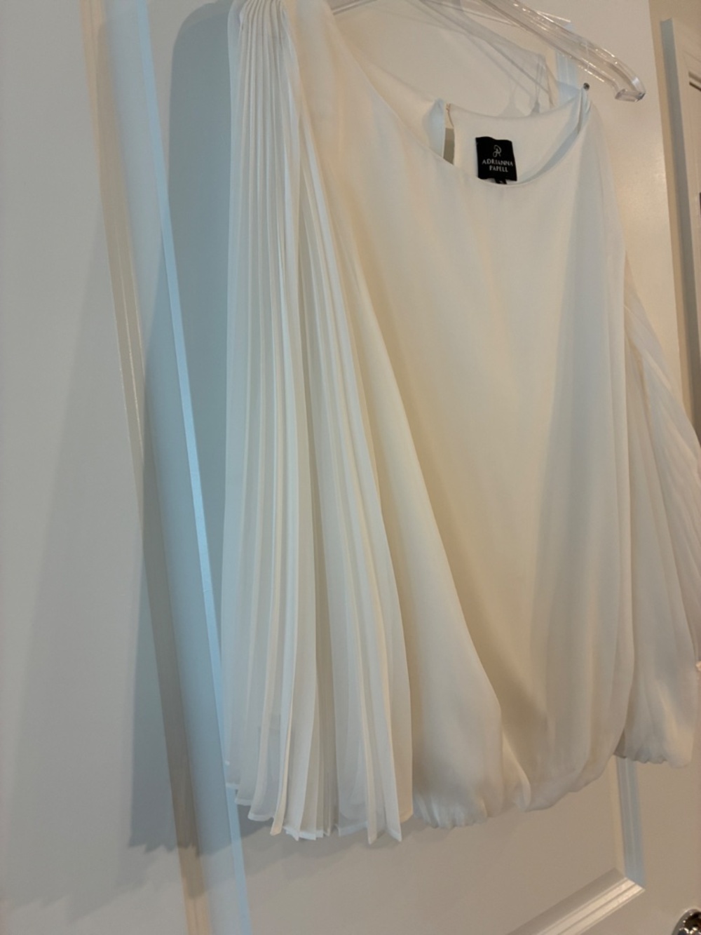 LADIES FASHION FORWARD TOP - Picture 3 of 5